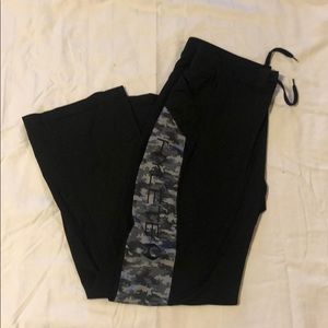 Men’s Hylete loose fit athletic pants.